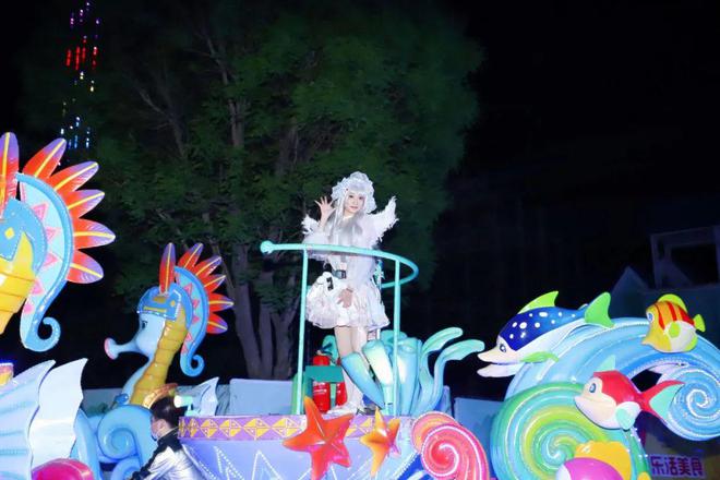 动漫主题网吧：二次元爱好者的沉浸体验圣地